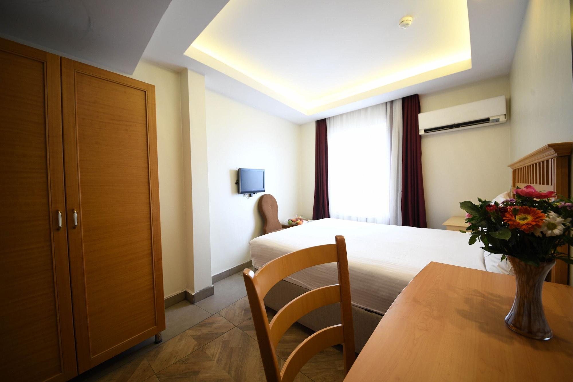 Park Star Hotel Taksim Istanboel Buitenkant foto