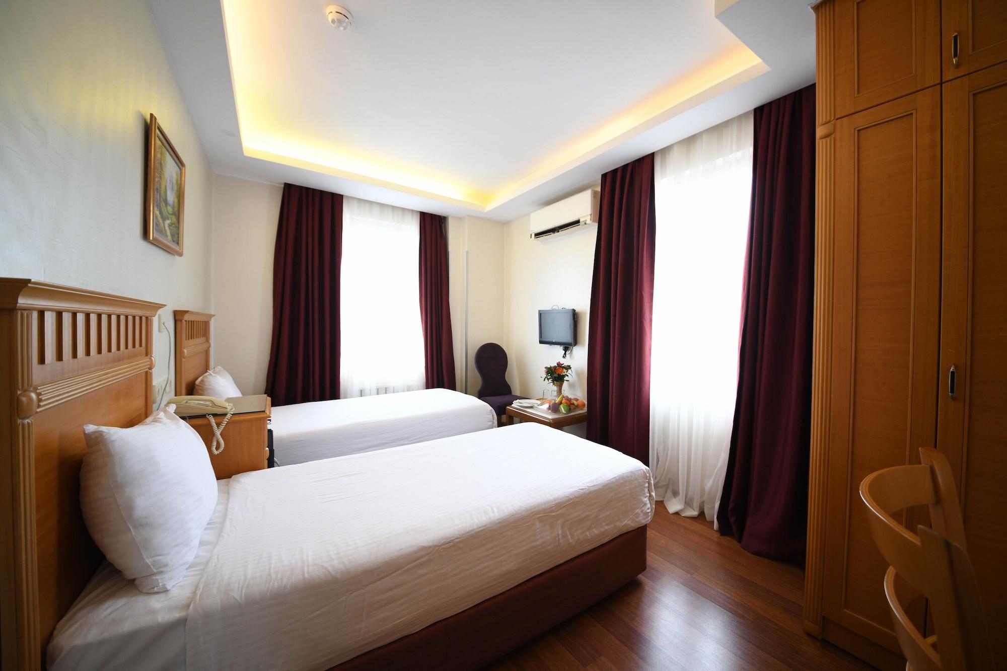 Park Star Hotel Taksim Istanboel Buitenkant foto