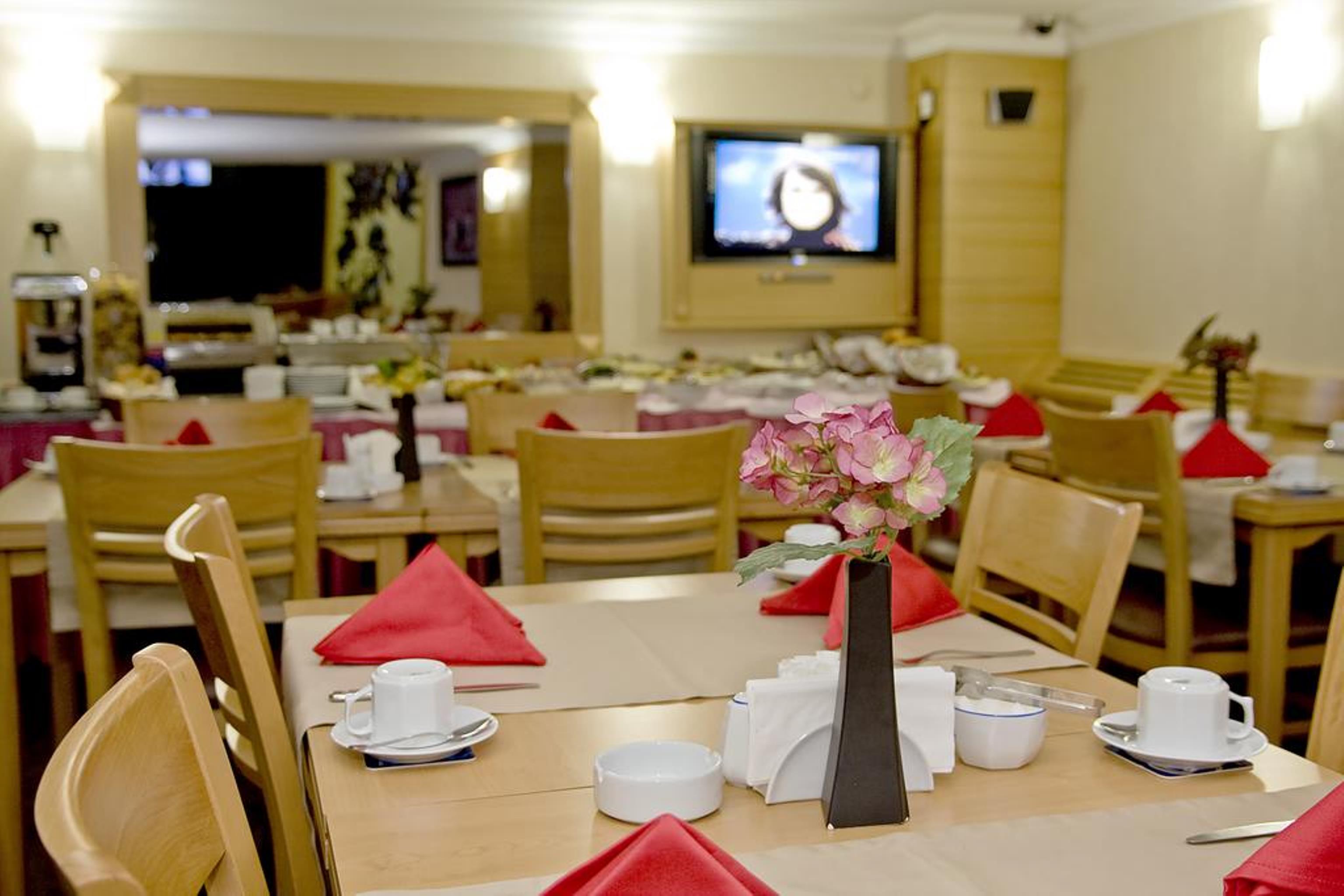 Park Star Hotel Taksim Istanboel Buitenkant foto