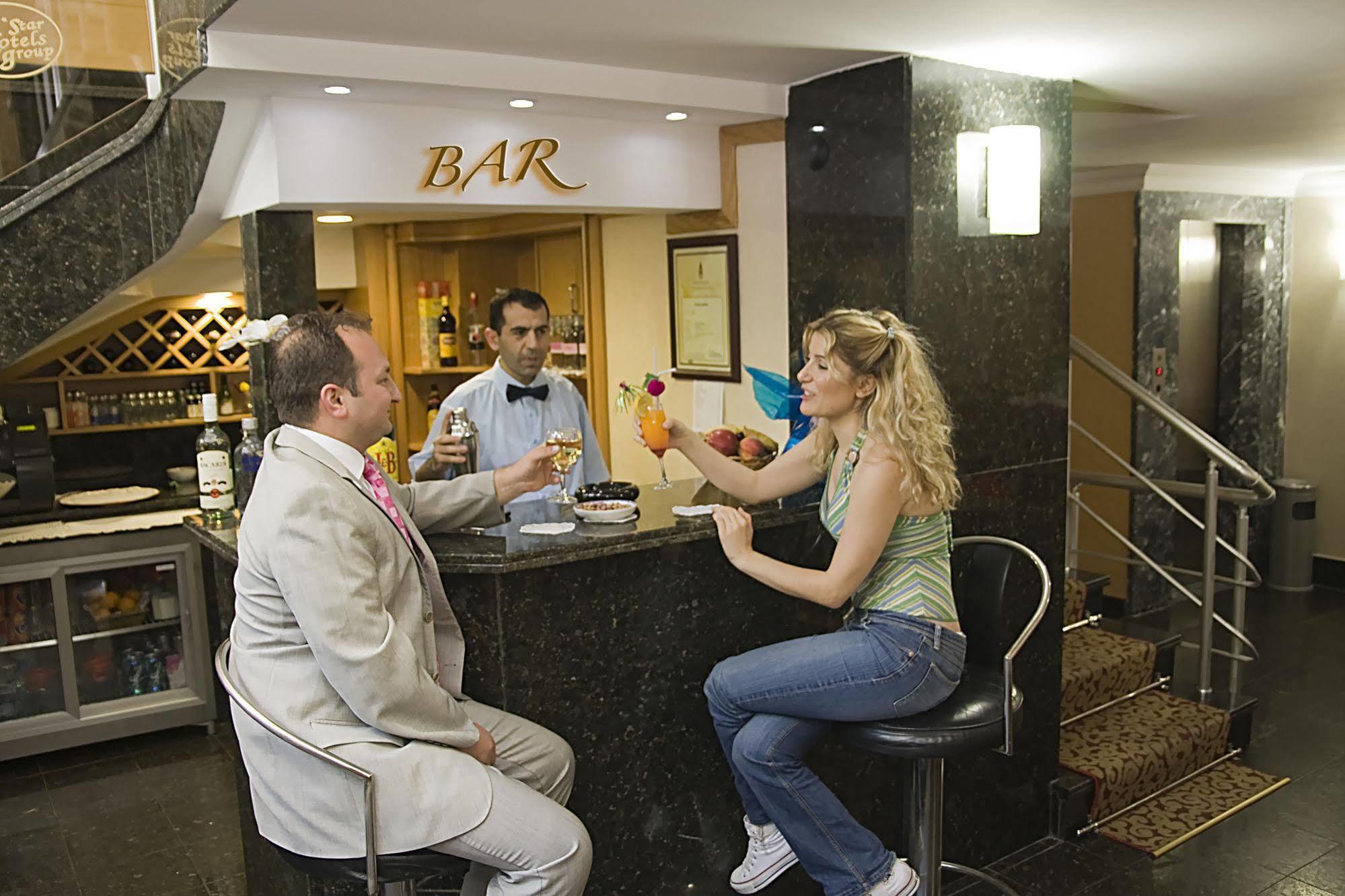 Park Star Hotel Taksim Istanboel Buitenkant foto