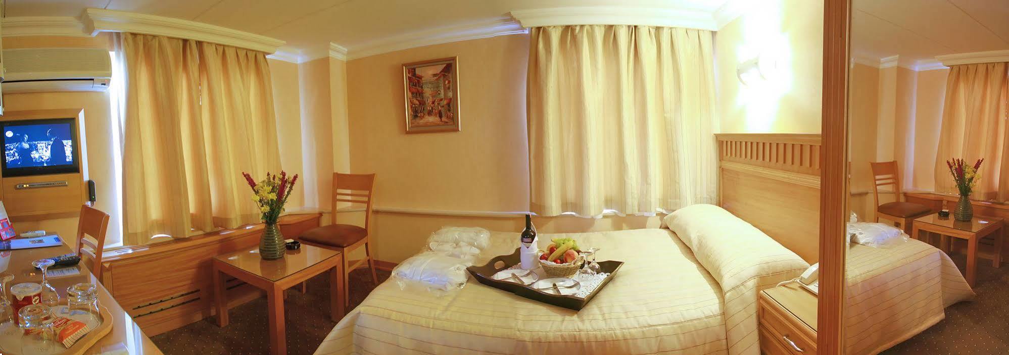 Park Star Hotel Taksim Istanboel Kamer foto