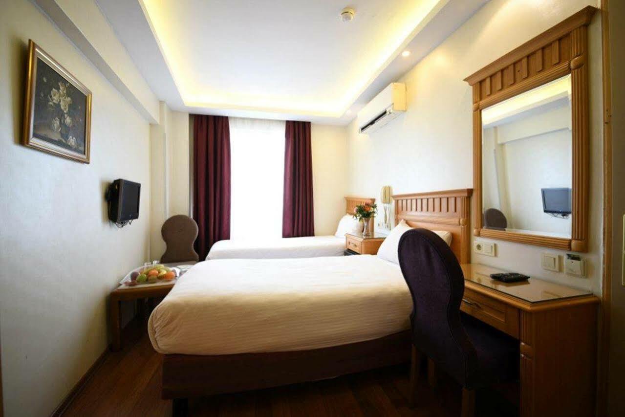 Park Star Hotel Taksim Istanboel Buitenkant foto